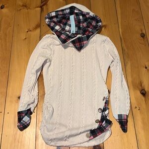 DRESSFO Size 8 Sweater.  NWT.  Cable knit and flannel hood inlays.